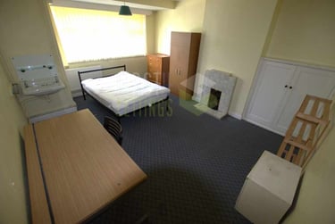 4 bed house, Victoria Park Road, Clarendon Park, Leicester, LE21XD - Image 2