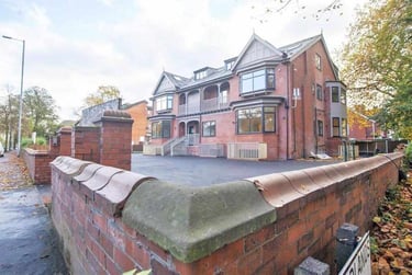 1 bed flat, 359 Wilbraham Road, Whalley Range, Manchester, M168NP - Image 1