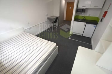 1 bed studio, Tudor Road, City Centre, Leicester, LE35HU - Image 1