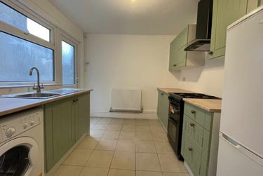 2 bed house, Splott, Cardiff, CF242NG - Image 2