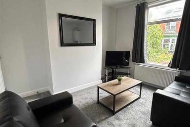 3 bed flat, Cowlishaw Road, Sharrowvale, Sheffield, S118XE - Image 3