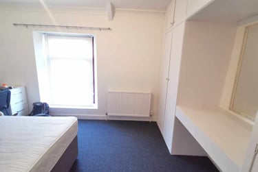 3 bed house, Miers Street, St Thomas, Swansea, SA18BZ - Image 3