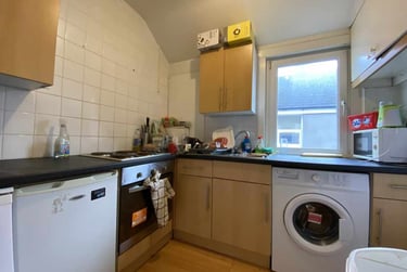 3 bed flat, Cathays, Cardiff, CF103EE - Image 4