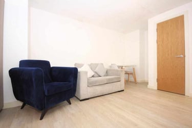 1 bed studio, 16 Cross Street, City Centre, Preston, PR13LT - Image 1