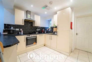 6 bed house, Tiverton Road, Selly Park, Birmingham, B296BP - Image 2