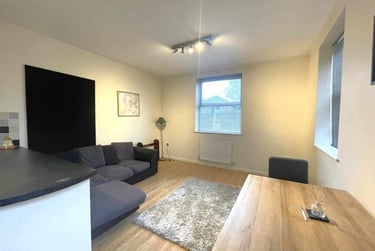 1 bed flat, Watling Street Road, Plungington, Preston, PR28EA - Image 2