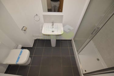 1 bed studio, Tudor Road, City Centre, Leicester, LE35HU - Image 3