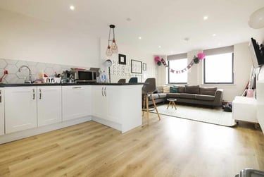 6 bed house, Cathays, Cardiff, CF244NB - Image 2