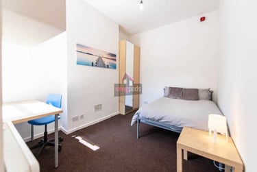 1 bed flat, Salford, Ellesmere Park, M300DX - Image 1