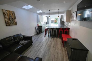 6 bed house, Hubert Road, Selly Park, Birmingham, B296ET - Image 1