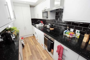 6 bed house, Hubert Road, Selly Park, Birmingham, B296EP - Image 2