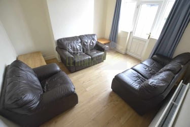 9 bed house, Avenue Road Extension, Clarendon Park, Leicester, LE23EQ - Image 2