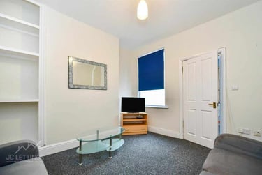 4 bed house, Harefield Road, Sharrow, Sheffield, S118NU - Image 1