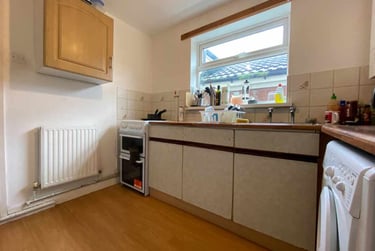 1 bed flat, Splott, Adamstown, Cardiff, CF241LS - Image 2
