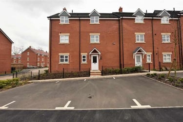 2 bed flat, Escelie Way, Selly Oak, Birmingham, B296GP - Image 1