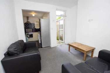 4 bed house, Winnie Road, Selly Park, Birmingham, B296JU - Image 2