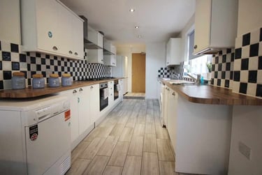 8 bed house, Cathays, Cardiff, CF244EQ - Image 4