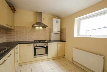 2 bed flat, Oak Tree Lane, Selly Oak, Birmingham, B296JE - Image 3