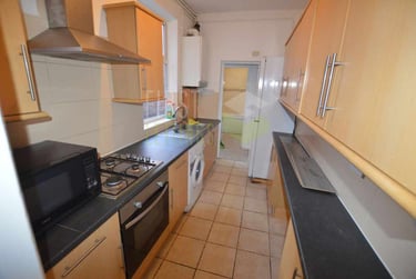 3 bed house, St. Leonards Road, Clarendon Park, Leicester, LE23BZ - Image 2
