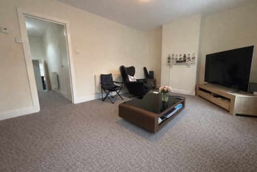 1 bed flat, Splott, Cardiff, CF241PP - Image 2