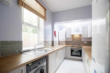 5 bed house, Thompson Road, Sharrowvale, Sheffield, S118RB - Image 1