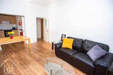 4 bed flat, Albion Street, Highfields, Leicester, LE16GB - Image 2