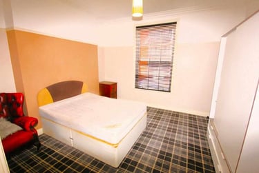 1 bed flat, Avenham Road, City Centre, Preston, PR13TH - Image 2