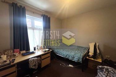 4 bed house, Avenue Road Extension, Clarendon Park, Leicester, LE23EH - Image 2