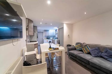 6 bed house, Hubert Road, Selly Park, Birmingham, B296ER - Image 3