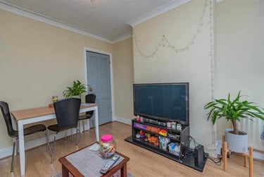 3 bed house, Reservoir Road, Harborne, Birmingham, B296SX - Image 2