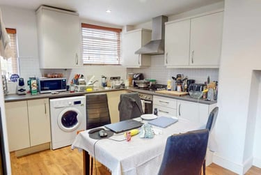 2 bed house, White Friars, Highfields, Leicester, LE15NF - Image 3