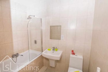 2 bed flat, (En-suites), Knighton Road, Stoneygate, Leicester, LE23HL - Image 6