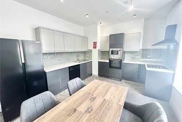 4 bed house, Walter Road, Mount Pleasant, Swansea, SA15RF - Image 5