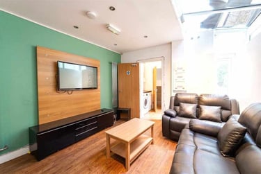 1 bed house, Heeley Road, Selly Park, Birmingham, B296EL - Image 3