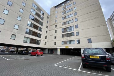2 bed flat, Cardiff Bay, Cardiff, CF104RF - Image 11