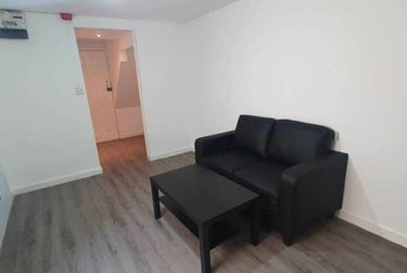 1 bed flat, 2, 18, Cathays, Cardiff, CF244EP - Image 2