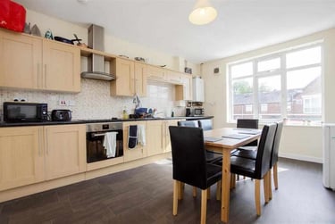 5 bed house, Raddlebarn Road, Selly Park, Birmingham, B296HQ - Image 2