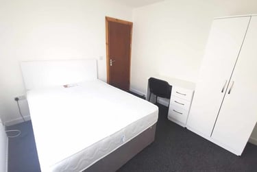 3 bed house, Miers Street, St Thomas, Swansea, SA18BZ - Image 1