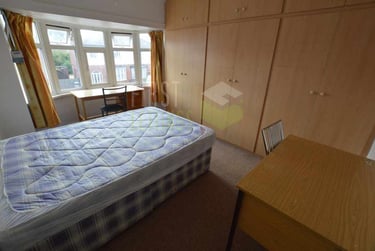 3 bed house, Gainsborough Road, Knighton, Leicester, LE23DE - Image 2