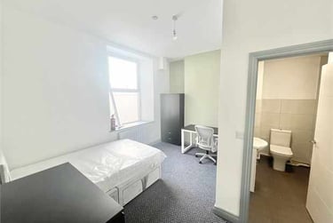 4 bed house, Walter Road, Mount Pleasant, Swansea, SA15RF - Image 8