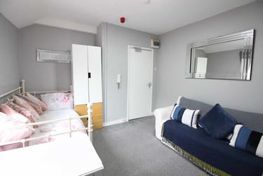 1 bed flat, Adamsdown, Adamstown, Cardiff, CF240LF - Image 2