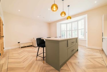 3 bed flat, City Centre, Cardiff, CF103DQ - Image 3