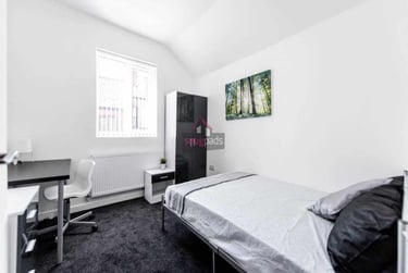 4 bed flat, Salford, Irlams O' Th' Height, M67HP - Image 3