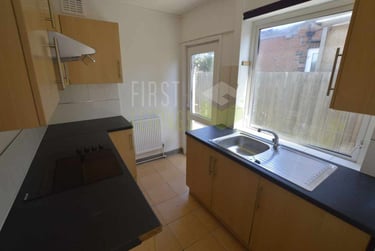 3 bed house, Milford Road, Knighton, Leicester, LE23FG - Image 2