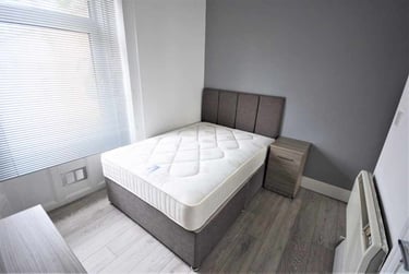 1 bed flat, Cradock Street, City Centre, Swansea, SA13HE - Image 4