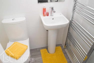 1 bed flat, Extra Large Studio, Demontfort Street, Highfields, Leicester, LE17GW - Image 8