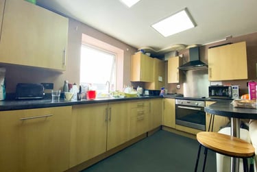 5 bed flat, Cathays, Cardiff, CF244NQ - Image 2