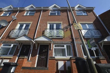 4 bed house, Clifton Road, Aylestone Park, Leicester, LE28AA - Image 11