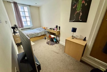 4 bed flat, 10 Denby Street, Highfield, Yorkshire, S24QH - Image 4