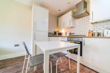 1 bed flat, Roath, Plasnewydd, Cardiff, CF243EQ - Image 3